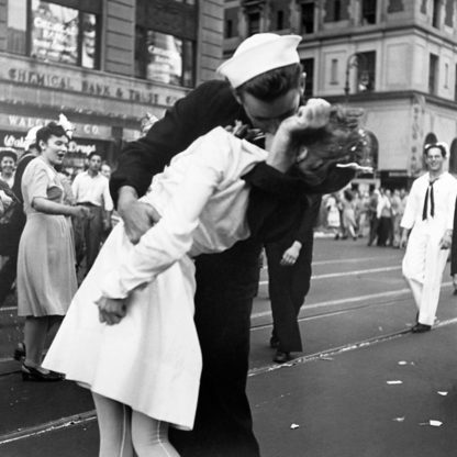 VICTOR JORGENSEN - Kissing the War Goodbye, 1945