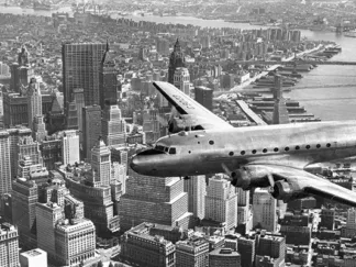ANONYMOUS - Flying over Manhattan, NYC