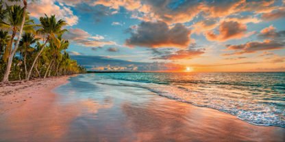 PANGEA IMAGES - Beach in Maui, Hawaii, at sunset