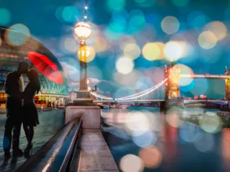 DIANNE LOUMER - Kissing in London