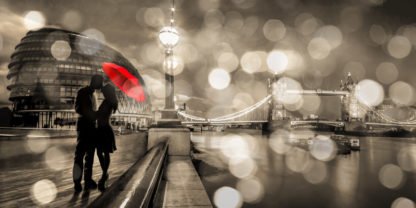 DIANNE LOUMER - Kissing in London (BW)