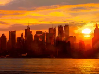 SHAUN GREEN - Sunset over Manhattan