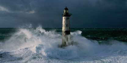 JEAN GUICHARD - Phare d'Ar-Men Lors d'une Tempète