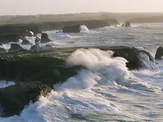 JEAN GUICHARD - Phare des Poulains Lors d’une Tempête