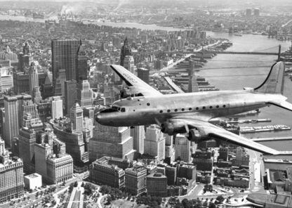ANONYMOUS - Flying over Manhattan, NYC