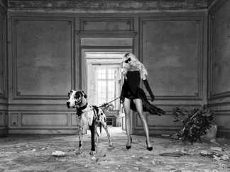 JULIAN LAUREN - Unconventional Womanscape in the Palace (BW)