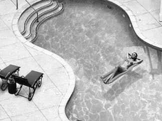 HAUTE PHOTO COLLECTION - La Piscine III (B&W)