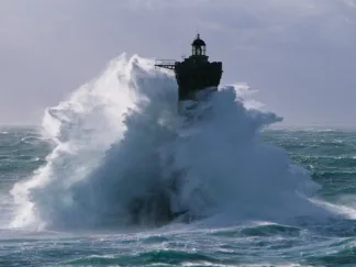 JEAN GUICHARD - Phare du Four Lors d'une Tempète