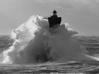 JEAN GUICHARD - Phare du Four Lors d'une Tempête